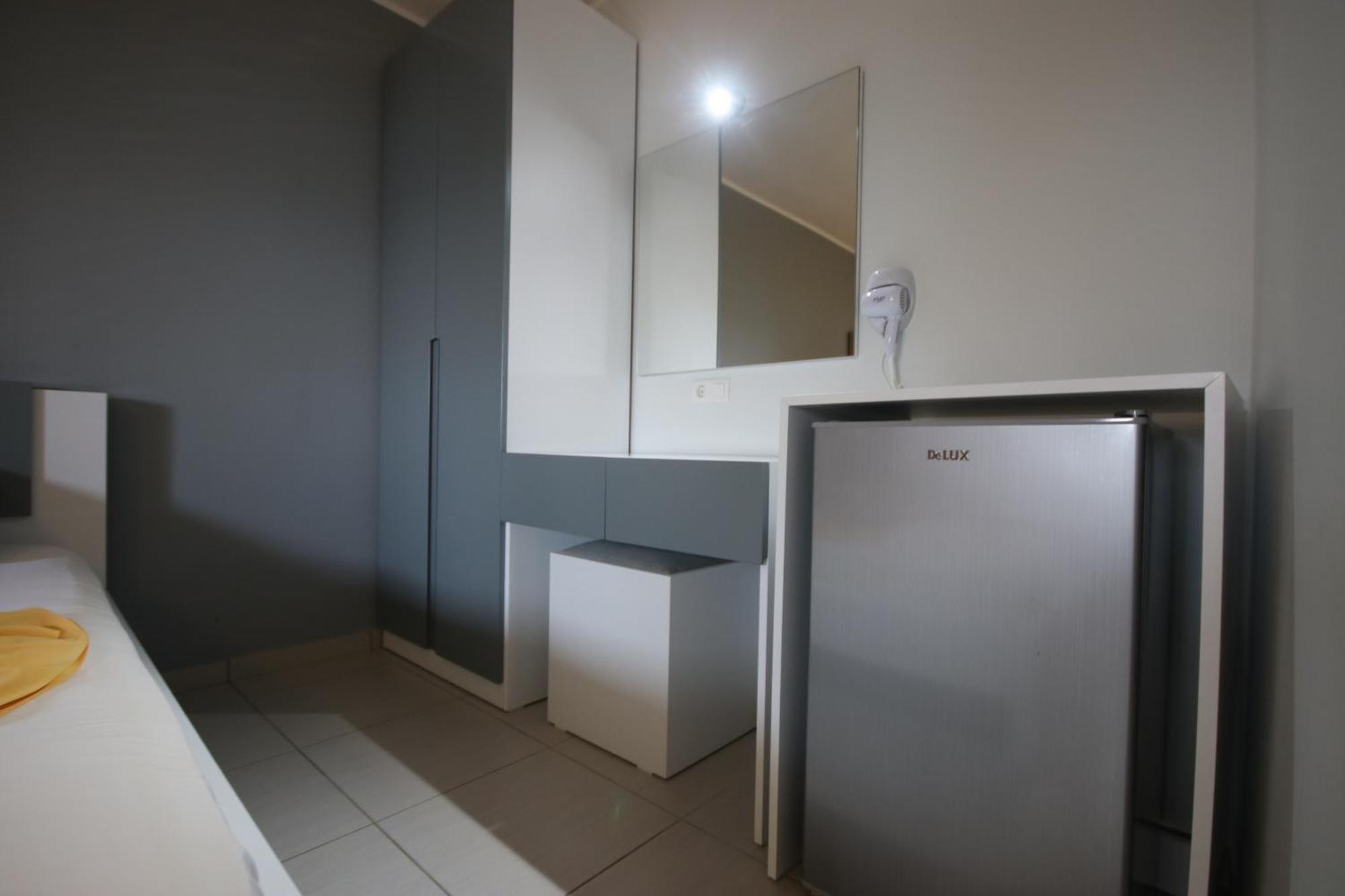 Hotel Potami Beach - Mondi Goro Himare Ngoại thất bức ảnh