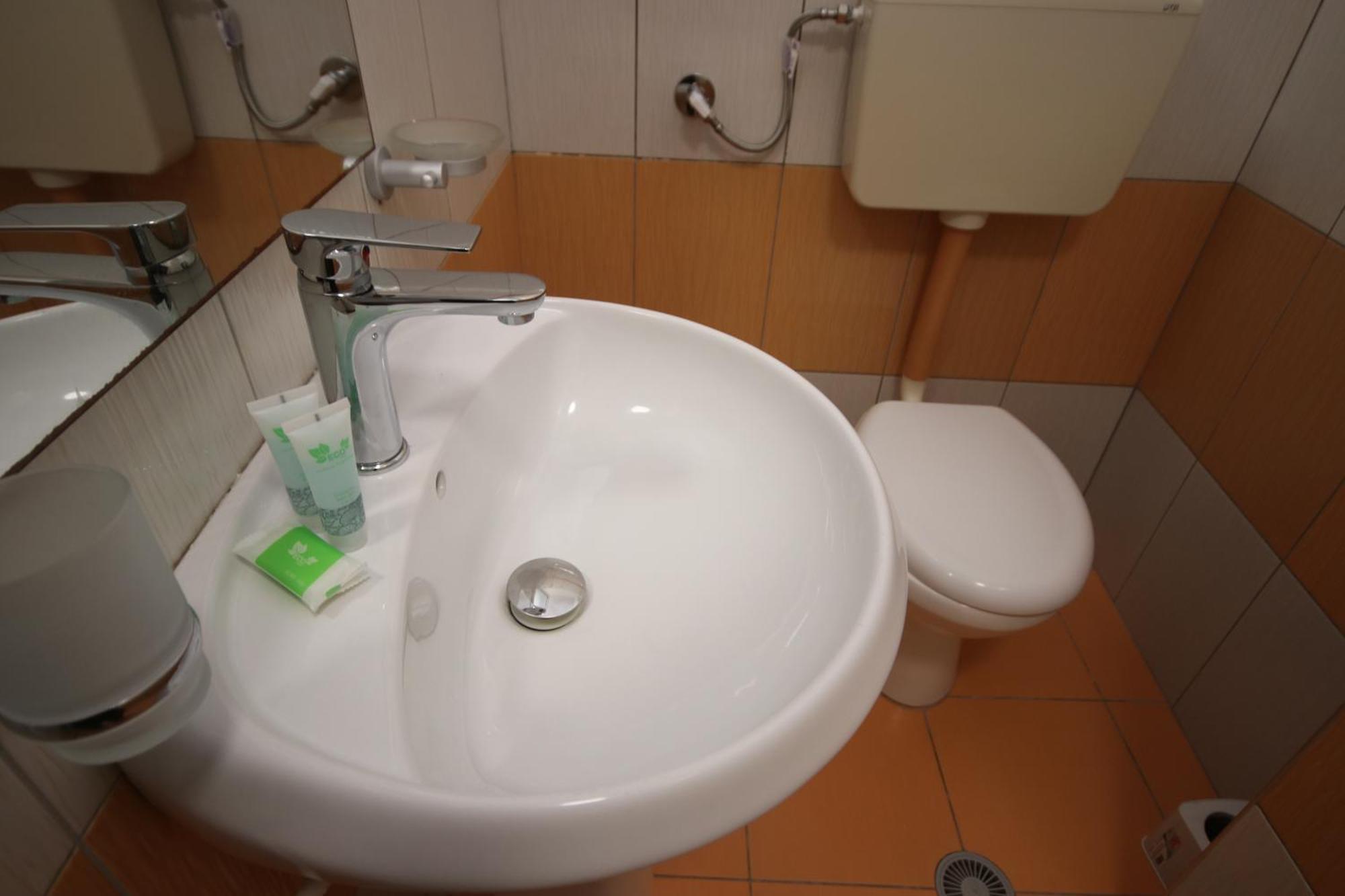 Hotel Potami Beach - Mondi Goro Himare Ngoại thất bức ảnh